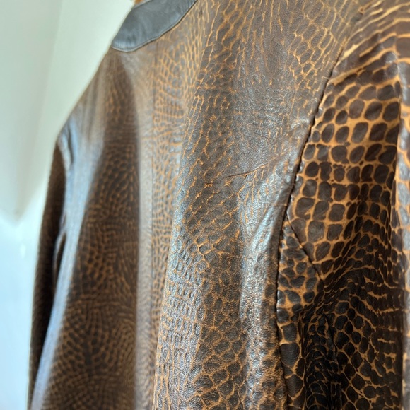 VINTAGE 90s leather CHANEL style matching jacket/skirt sz 36 Small snake print - Picture 5 of 13